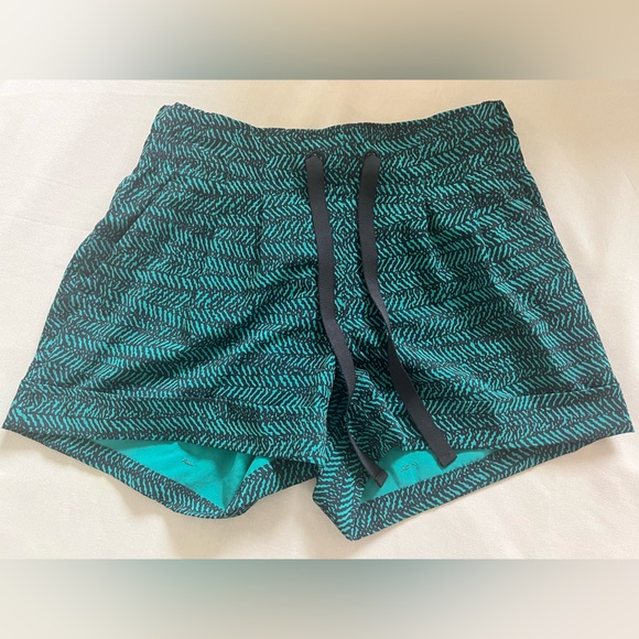 lululemon athletica Pants - Lululemon- Spring breakaway shorts